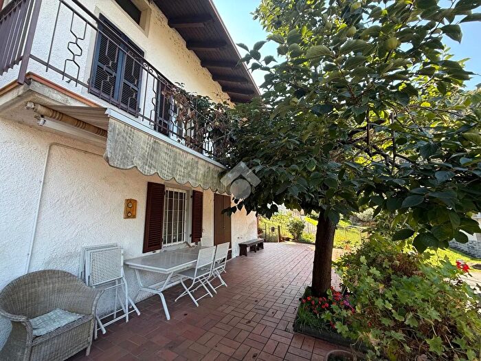 Casa trilocale in vendita in Località Pressò, Pisogne