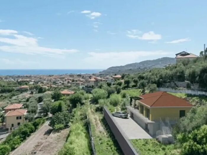 Casa con 5 locali in vendita in Via Diano Castello, Diano Castello