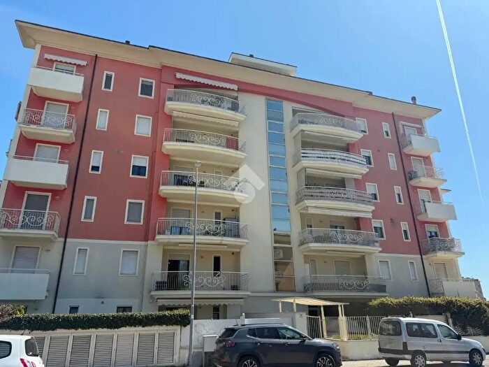 Appartamento trilocale in vendita in Via Don Milani, Alba Adriatica