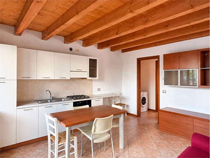 Appartamento bilocale in vendita in Via Zanella, Centro, Villaverla