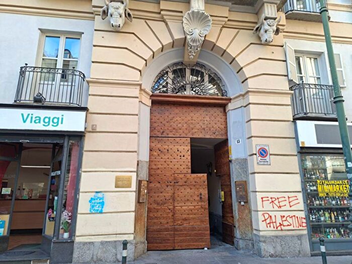 Casa bilocale in vendita in Via Milano, Quadrilatero Romano, Torino