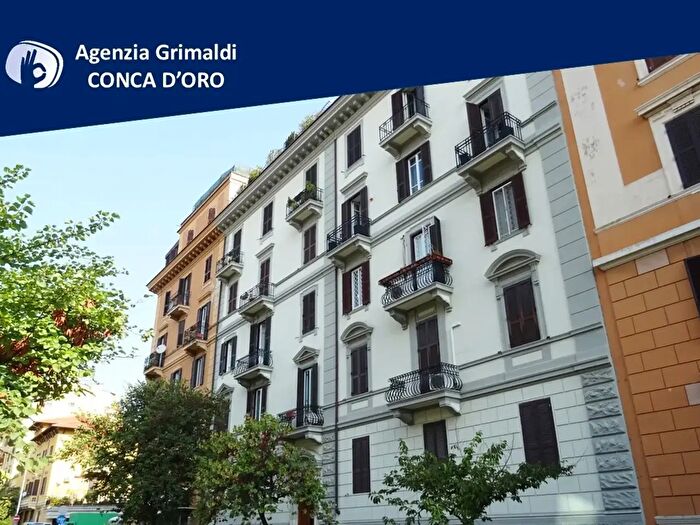 Appartamento trilocale in affitto in Via Treviso, Roma