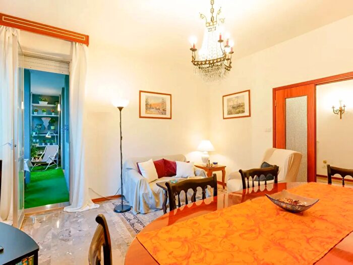 Appartamento con 5 locali in vendita in Via Misa, Bologna