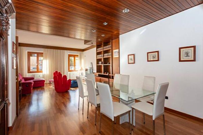 Appartamento quadrilocale in vendita in Via Is Mirrionis, Cagliari