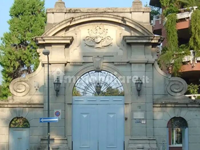 Appartamento con 5 locali in affitto in Via Fetonte, Milano