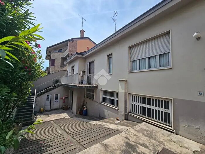 Casa quadrilocale in vendita in Via Carlo Carra', Milano