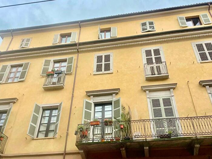 Appartamento trilocale in affitto in Via Vanchiglia, Giardini Reali, Torino