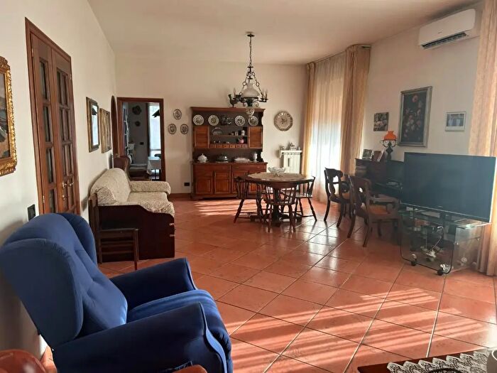 Appartamento con 5 locali in vendita in Empoli