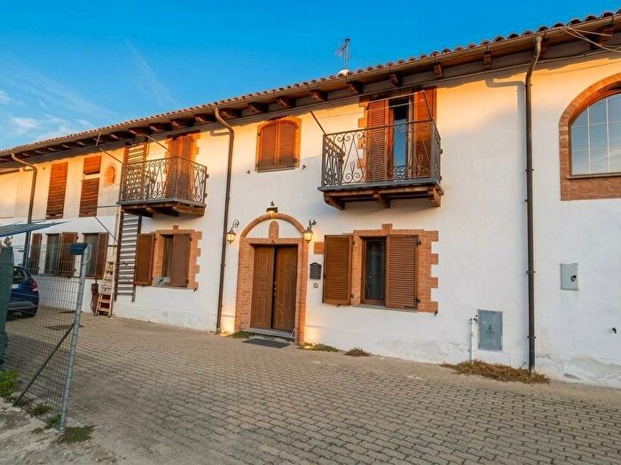 Appartamento quadrilocale in vendita in Via Val Guarena, Centro, Castagnole delle Lanze