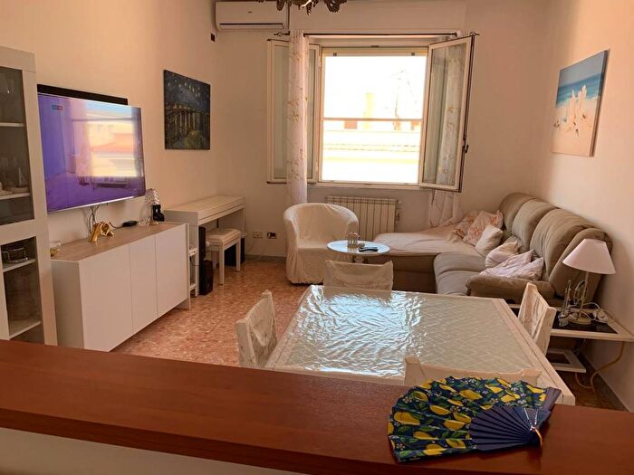 Appartamento con 5 locali in affitto in Via Piave, Gaeta