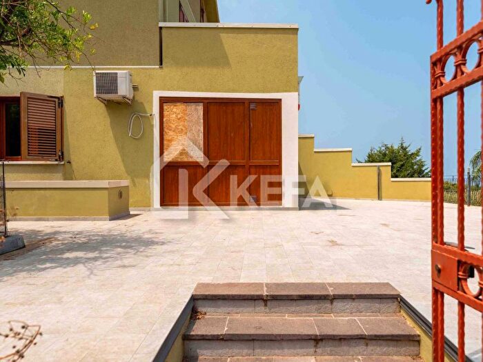 Appartamento trilocale in affitto in via Dei Mulini, Centro, Cefalù