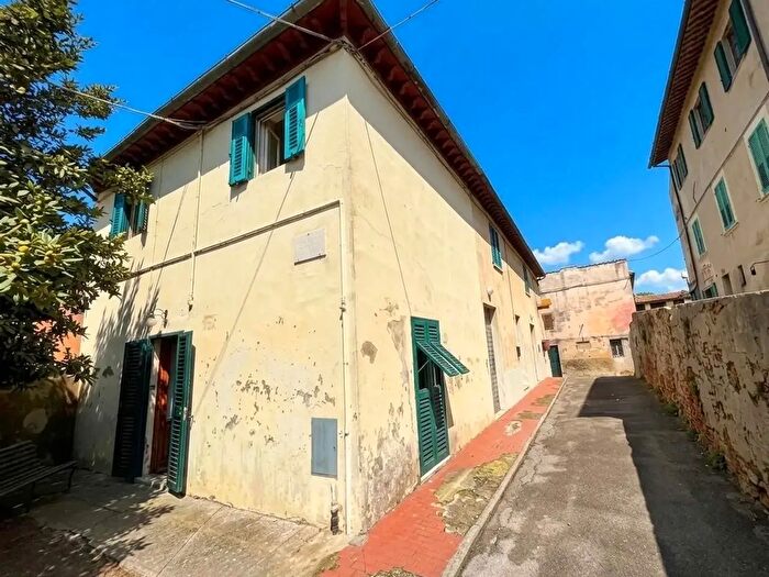 Casa quadrilocale in vendita in Casciana Terme Lari