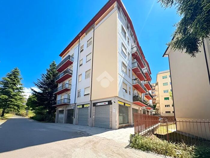 Appartamento quadrilocale in vendita in VLe della Croce Rossa, L'Aquila