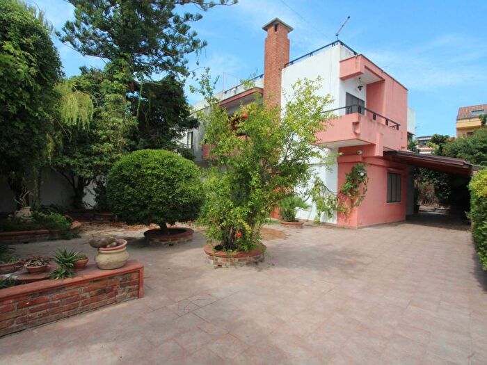 Casa con 6 locali in affitto in Via Margi, Torre Faro, Messina