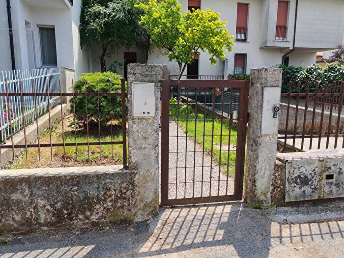 Casa quadrilocale in affitto in Villaggio Stellina Traversa, Centro, Bagnolo Mella