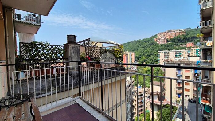 Appartamento trilocale in vendita in Via Stefanina Moro, Genova