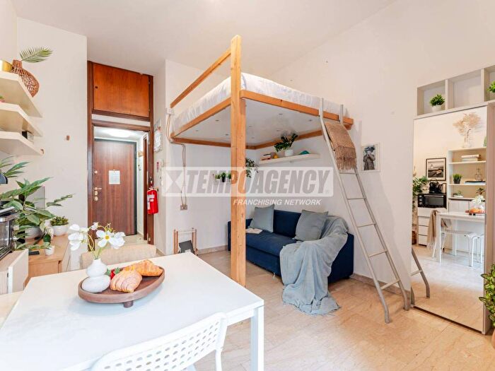 Appartamento monolocale in affitto in Via Melzo, Porta Venezia, Milano