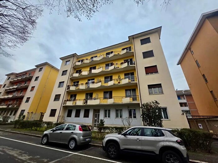 Appartamento quadrilocale in vendita in Viale Rimembranza, Vercelli