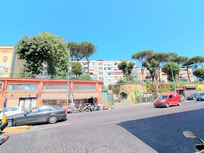 Appartamento bilocale in vendita in Calata Capodichino, Napoli