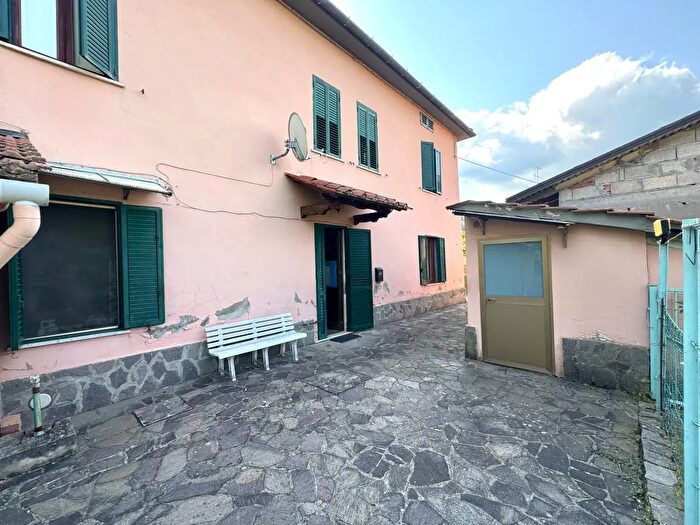 Casa con 5 locali in vendita in Via Bolognese Nord, Vernio