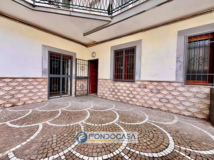 Appartamento trilocale in vendita in Via Ugo Foscolo, Aversa