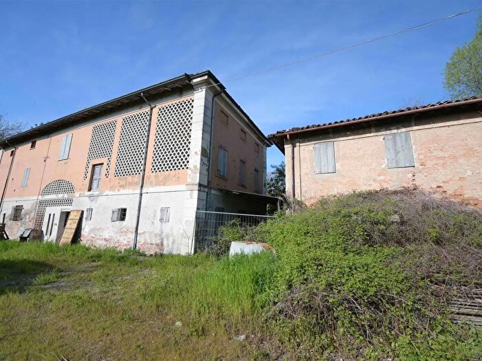 Casa con 12 locali in vendita in Strada Nazionale per Carpi Nord, Modena