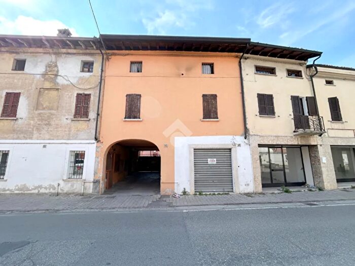 Appartamento trilocale in vendita in Via Cesare Deretti, Carpenedolo