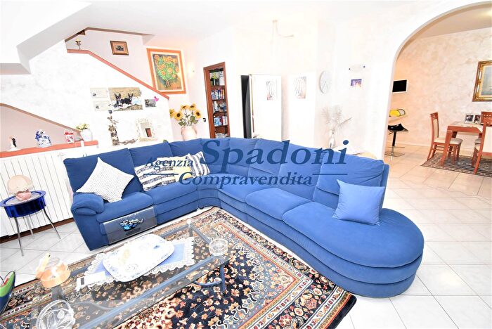 Casa con 7 locali in vendita in Buggiano