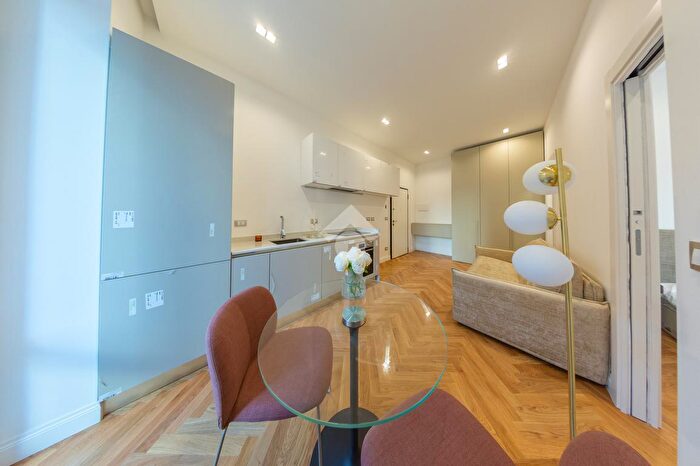 Appartamento bilocale in vendita in Via Tonale, Milano