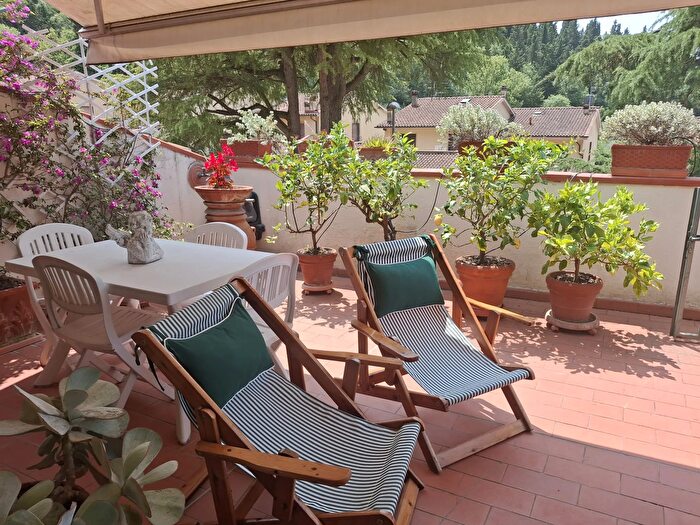 Casa con 6 locali in vendita in Via Trilussa, Calenzano