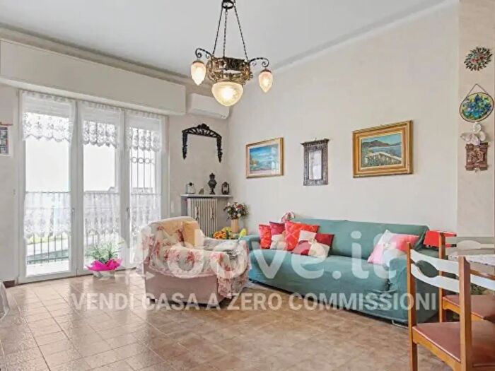 Appartamento trilocale in vendita in Via G Pascoli, Calcio