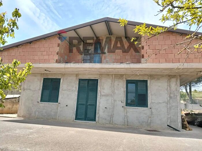 Casa trilocale in vendita in Via Germanò, Mussomeli
