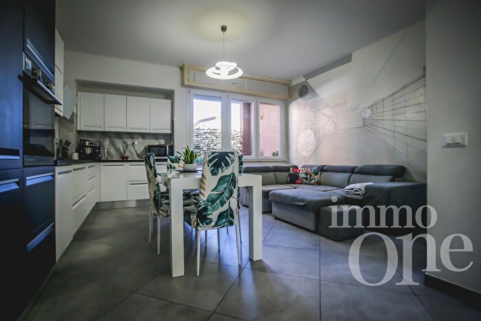 Appartamento quadrilocale in vendita in Via Liverani, Livorno