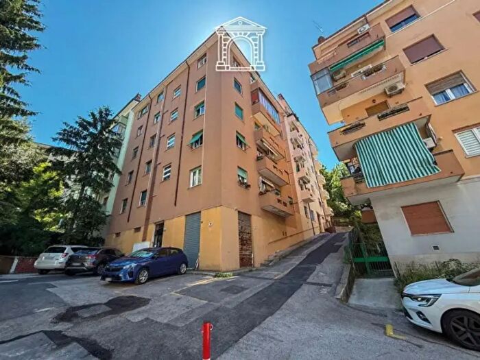 Appartamento trilocale in vendita in Via Baiamonti, Trieste