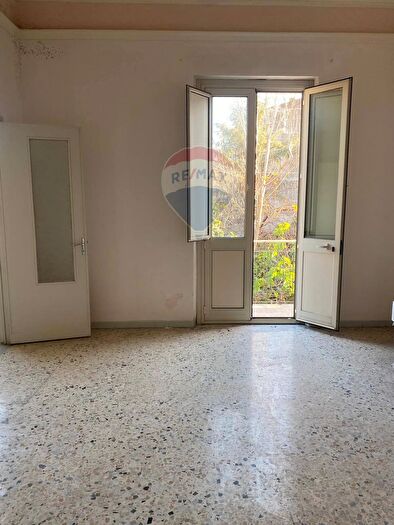 Appartamento con 5 locali in vendita in Via V Traversa, Belpasso