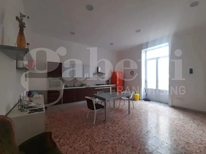 Appartamento trilocale in vendita in Via Eritrea, Siracusa