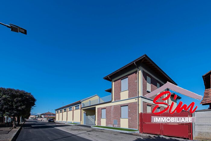 Appartamento trilocale in vendita in Viale Roma Snc, Casaleggio Novara