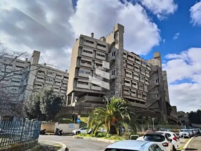 Appartamento trilocale in affitto in Via Paolo Barison, Roma