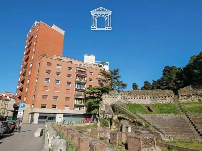 Appartamento con 6 locali in vendita in Via di Donota, Trieste