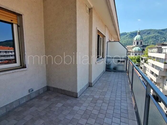 Appartamento con 6 locali in affitto in Via Rezzonico, Como