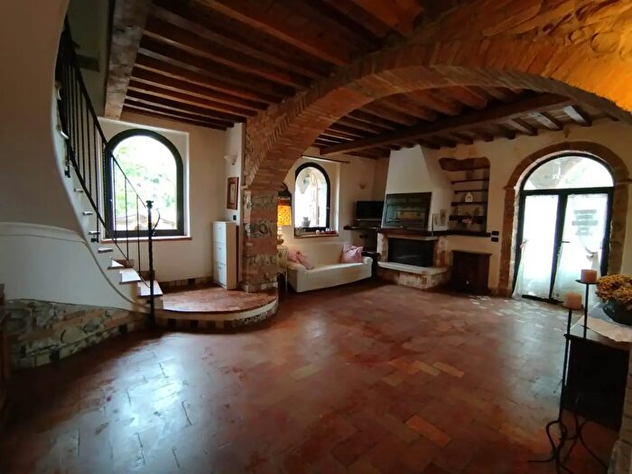 Casa con 5 locali in vendita in Salsomaggiore Terme