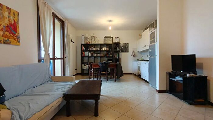 Appartamento trilocale in vendita in Via Paterlini, Correggio