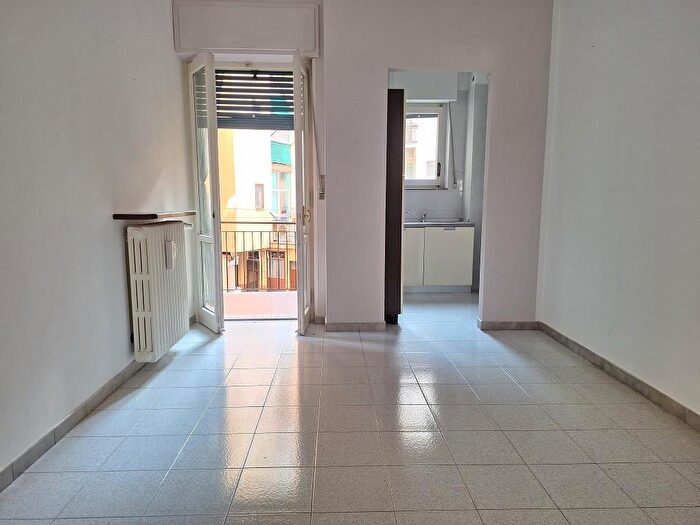 Appartamento bilocale in vendita in Via Petrarca, Asti