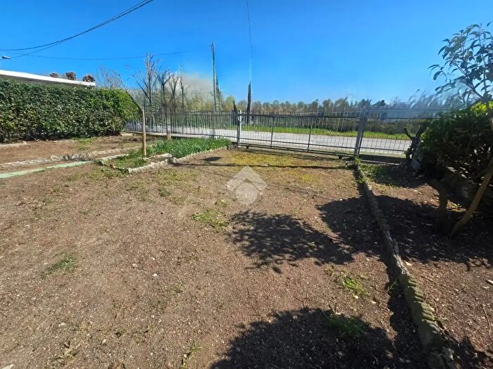 Casa quadrilocale in vendita in Via Foglino, Rimini