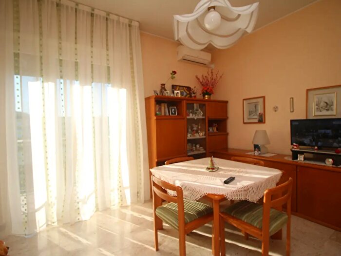 Appartamento trilocale in vendita in Grandate