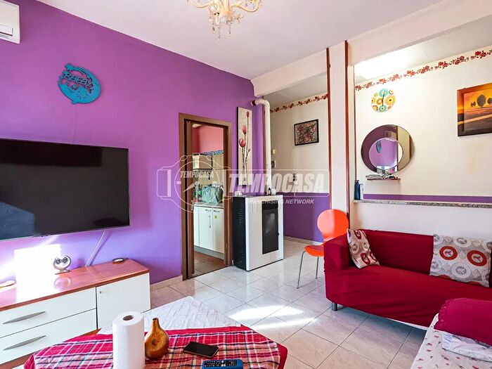 Appartamento trilocale in vendita in Via Sant'Anna, Solaro