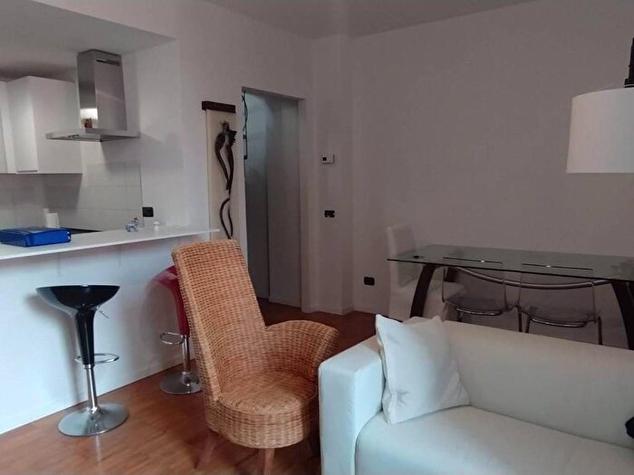 Appartamento bilocale in affitto in Via Nervesa, Lodi Brenta, Milano