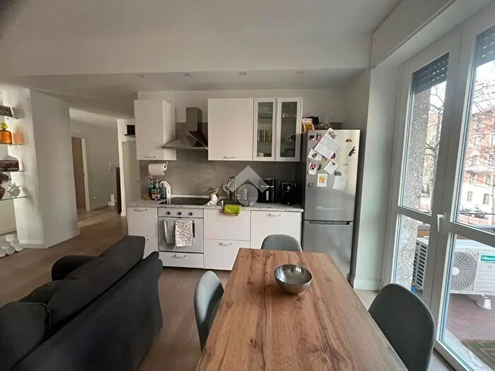 Appartamento trilocale in vendita in Viale Umbria, Milano