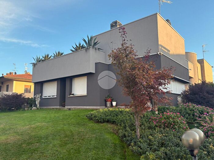 Casa quadrilocale in vendita in Via Cavalieri di Vittorio Veneto, Carpenedolo