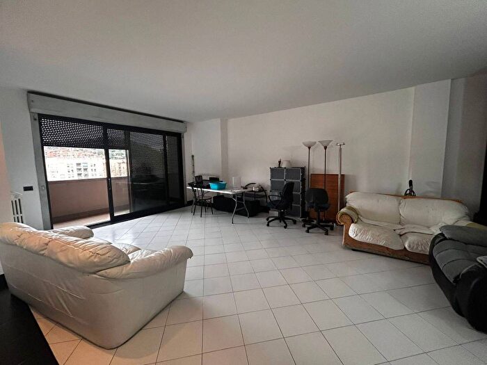 Appartamento quadrilocale in affitto in Via Mario Angeloni, Semicentro Stazione, Perugia